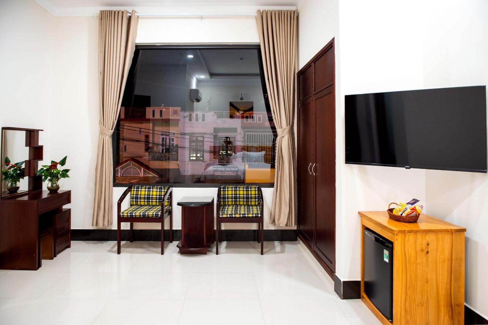 Minh Lam Hotel Pleiku Extérieur photo