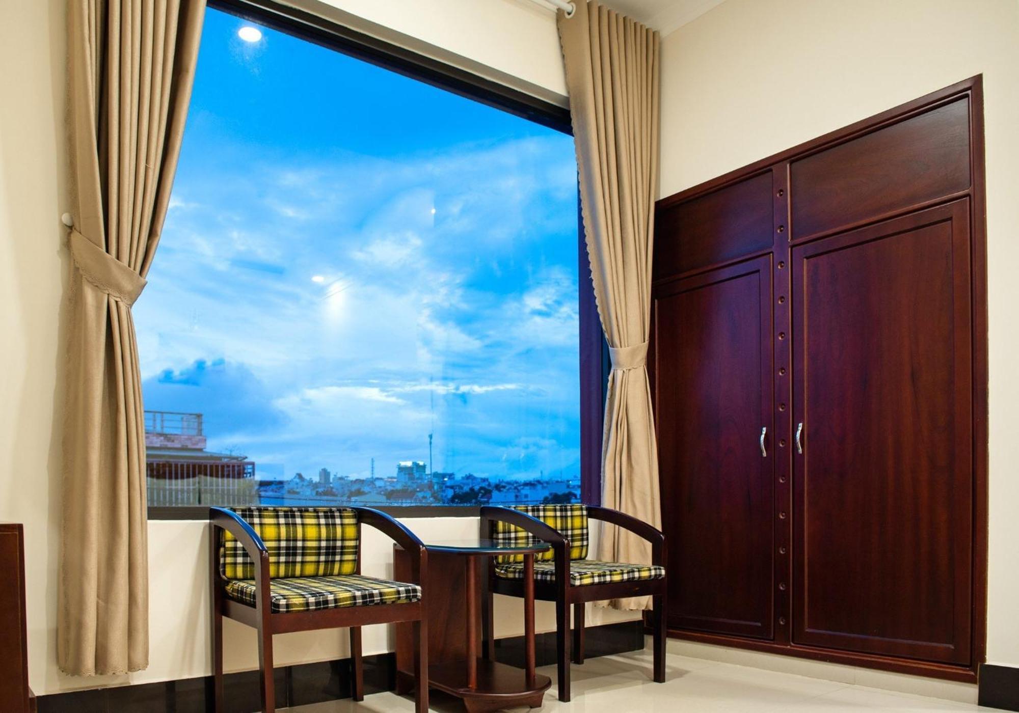 Minh Lam Hotel Pleiku Extérieur photo